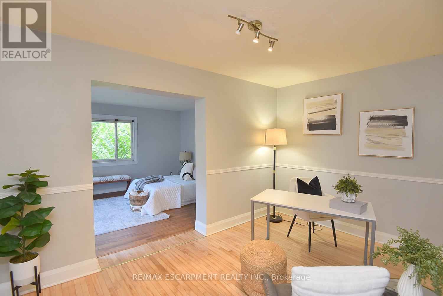 82 East 38Th Street, Hamilton, ON - Indoor