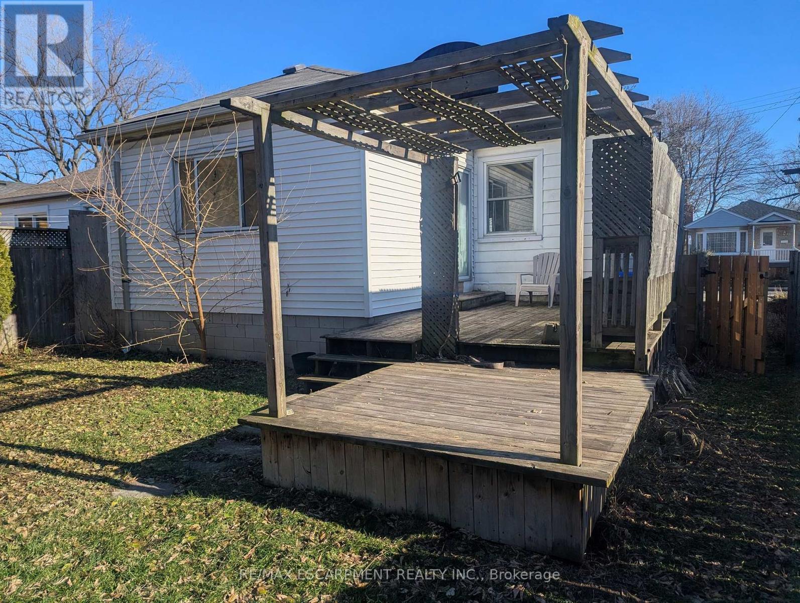 82 East 38Th Street, Hamilton, ON - Outdoor