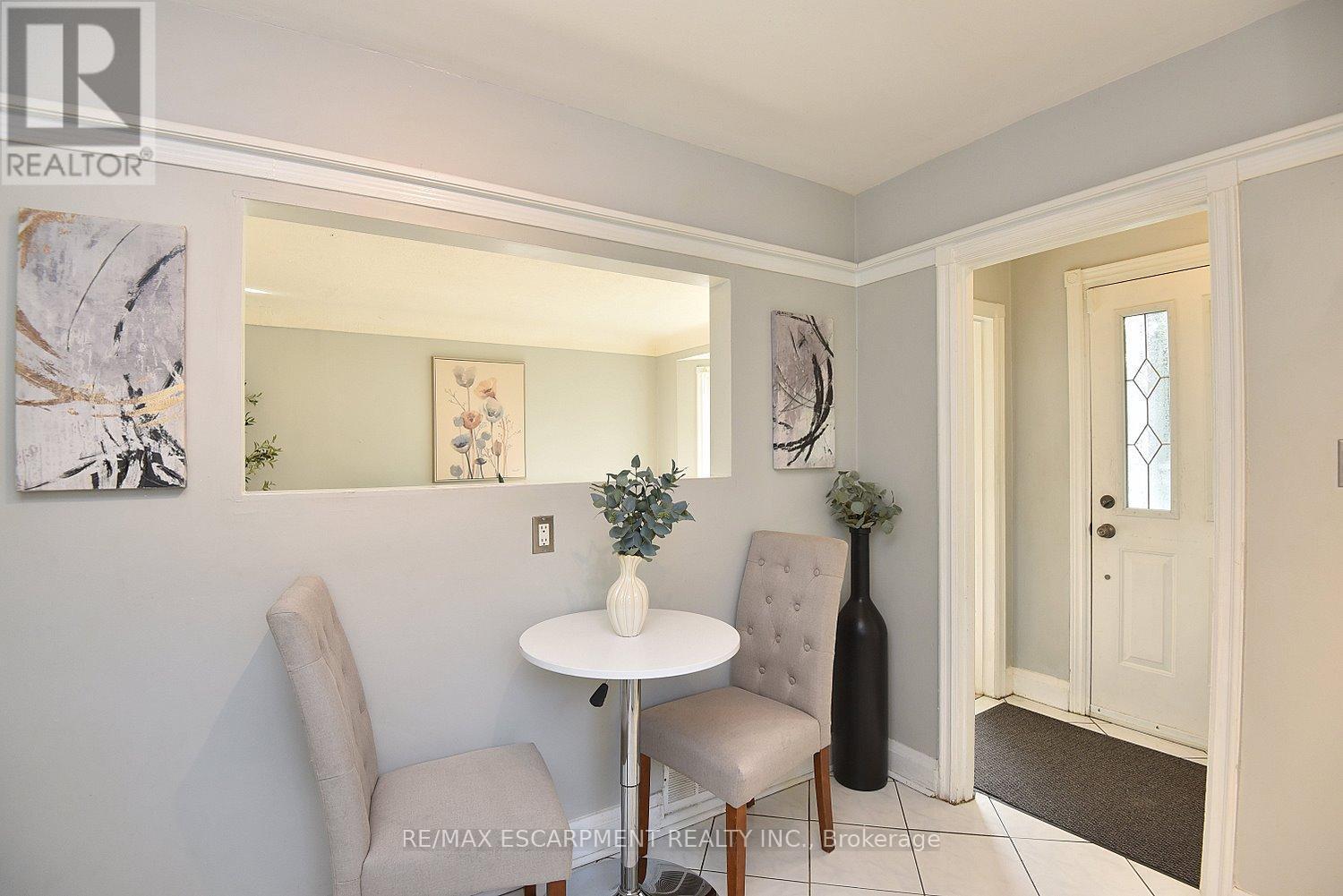 82 East 38Th Street, Hamilton, ON - Indoor Photo Showing Dining Room