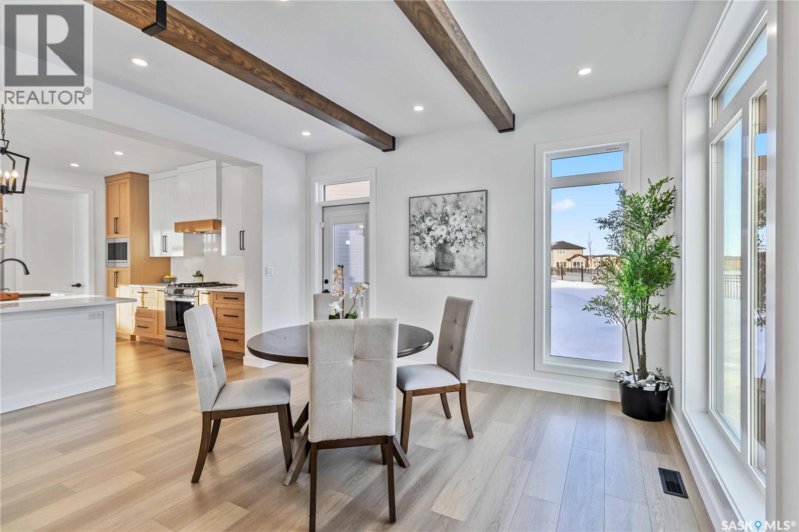 327 Woolf Bay, Saskatoon, SK - Indoor Photo Showing Dining Room