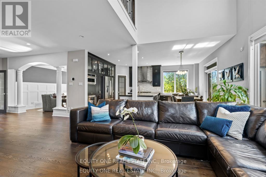 133 Arbourbrook Boulevard, Ottawa, ON - Indoor Photo Showing Living Room