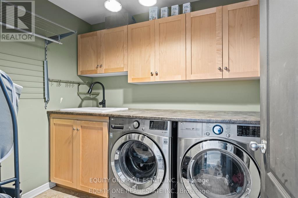 133 Arbourbrook Boulevard, Ottawa, ON - Indoor Photo Showing Laundry Room