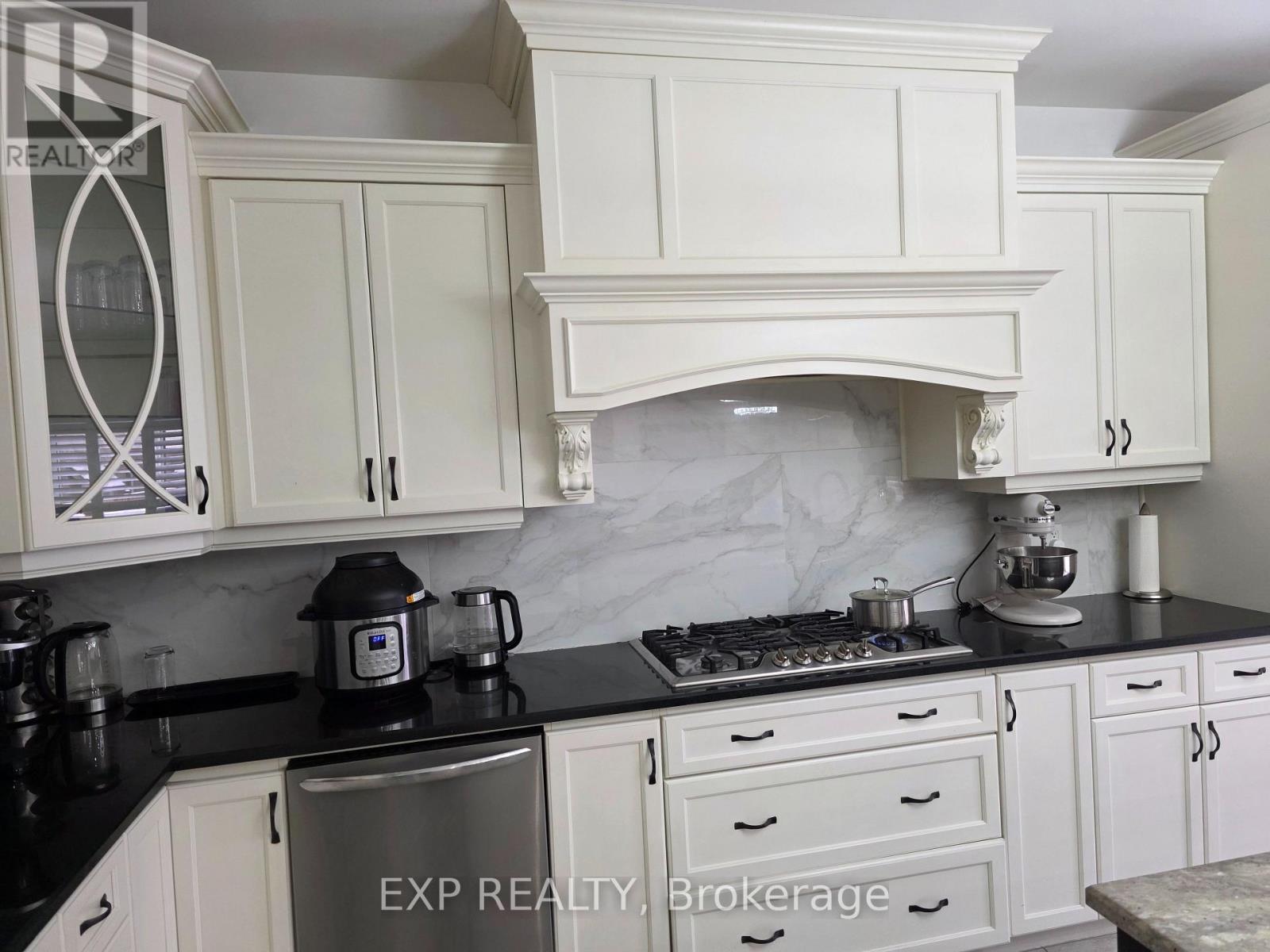 228 Greti Drive, Hamilton, ON - Indoor Photo Showing Kitchen