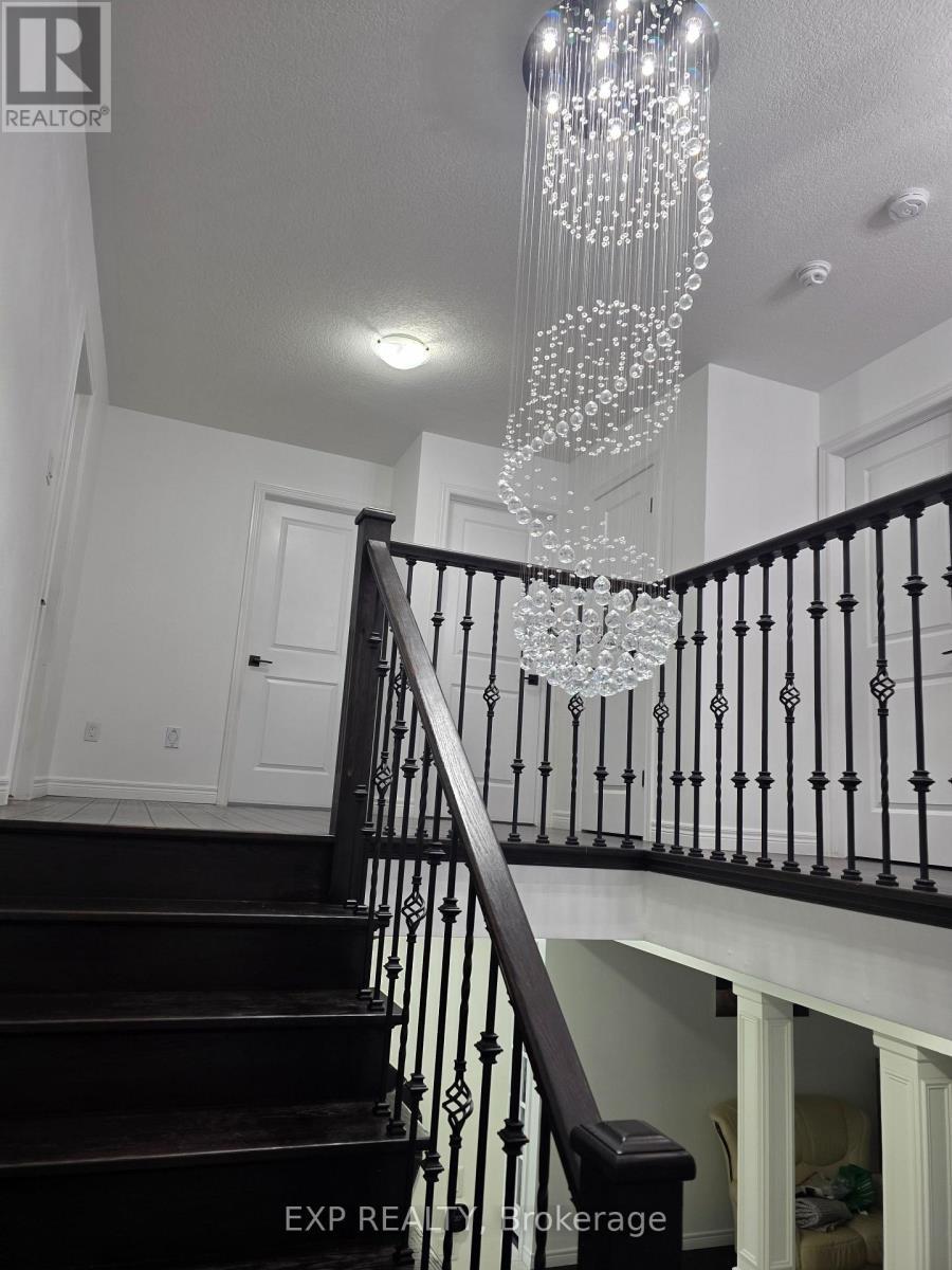 228 Greti Drive, Hamilton, ON - Indoor Photo Showing Other Room