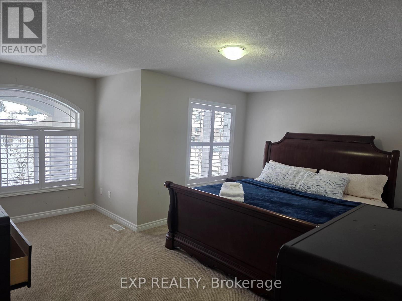 228 Greti Drive, Hamilton, ON - Indoor Photo Showing Bedroom