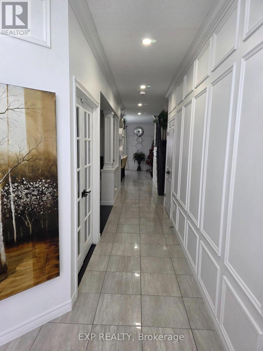 228 Greti Drive, Hamilton, ON - Indoor Photo Showing Other Room