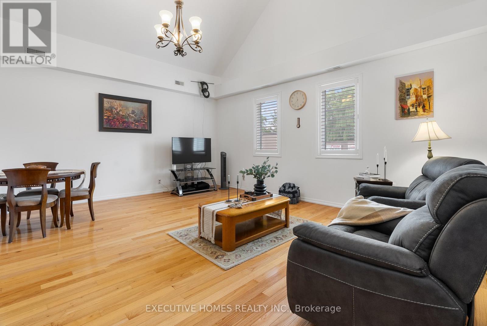 582 Upper James Street, Hamilton, ON