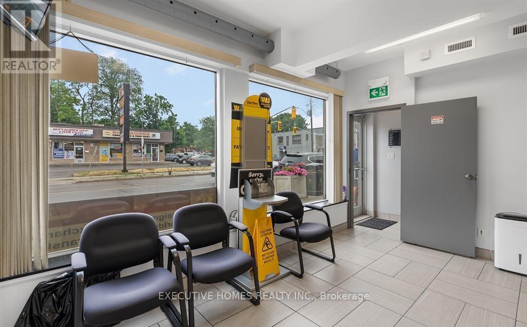 582 Upper James Street, Hamilton, ON