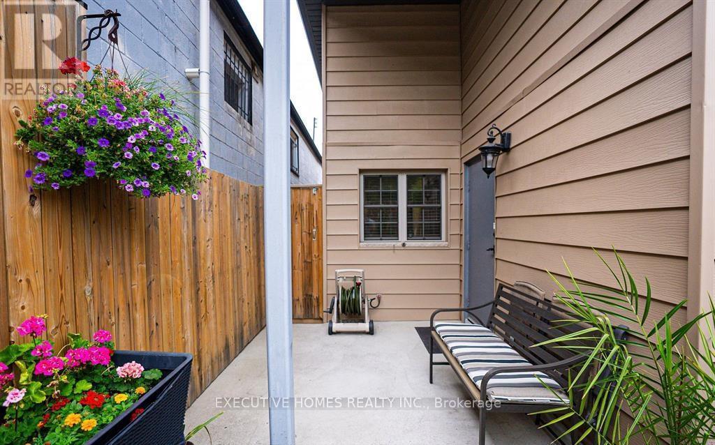 582 Upper James Street, Hamilton, ON