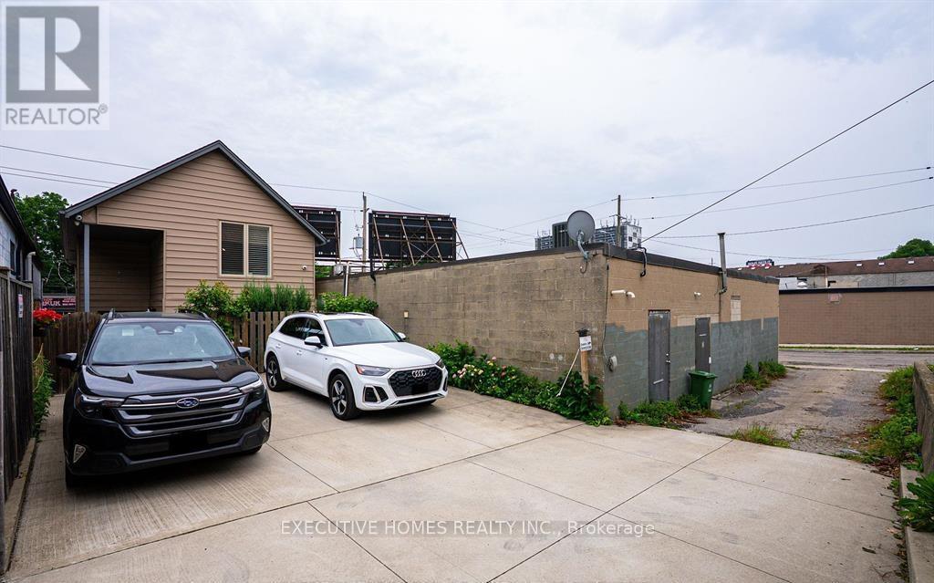 582 Upper James Street, Hamilton, ON