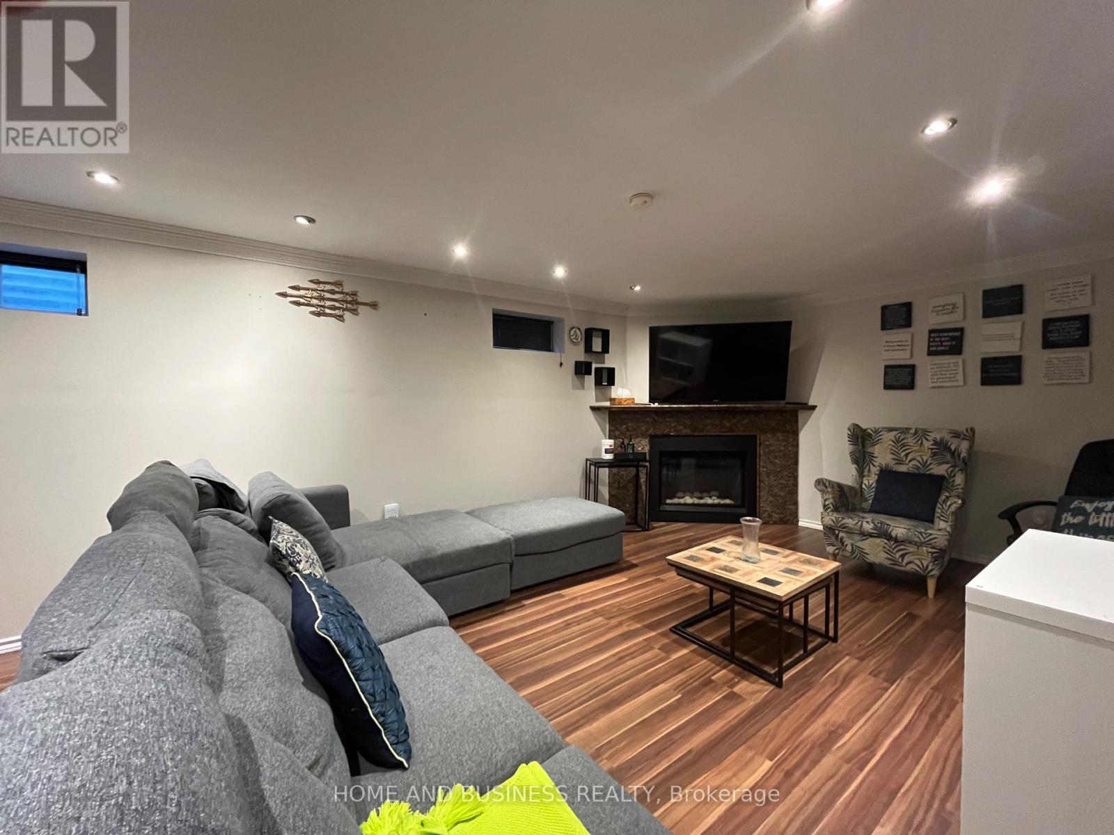 2639 Hayford Court, Mississauga, ON - Indoor Photo Showing Other Room With Fireplace