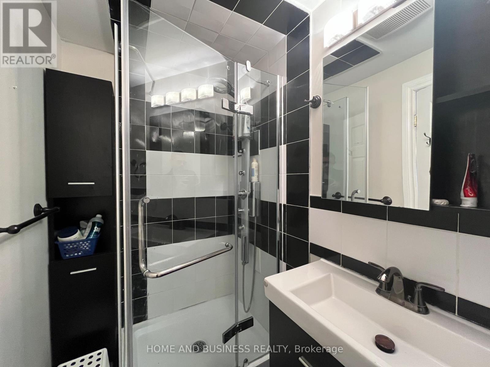 2639 Hayford Court, Mississauga, ON - Indoor Photo Showing Bathroom