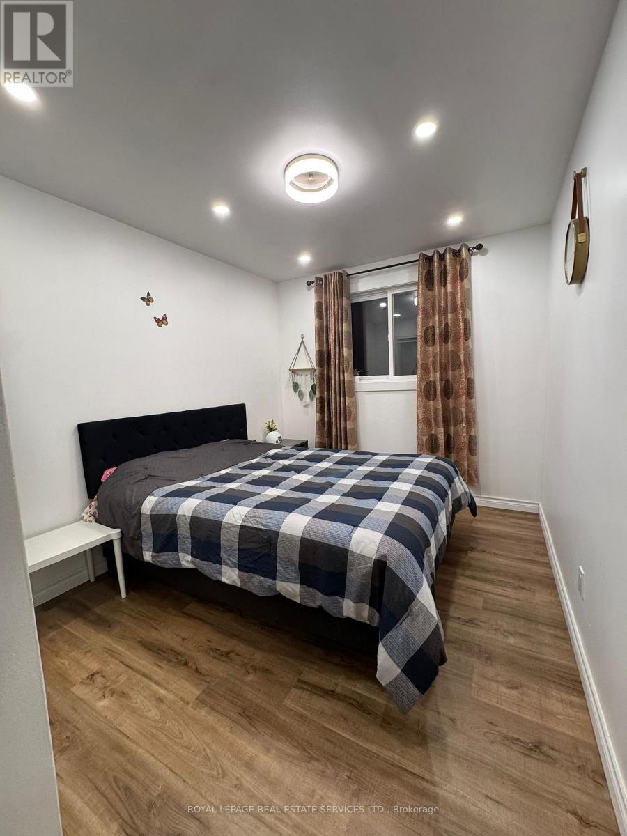 30 Obermeyer Drive, Kitchener, ON - Indoor Photo Showing Bedroom