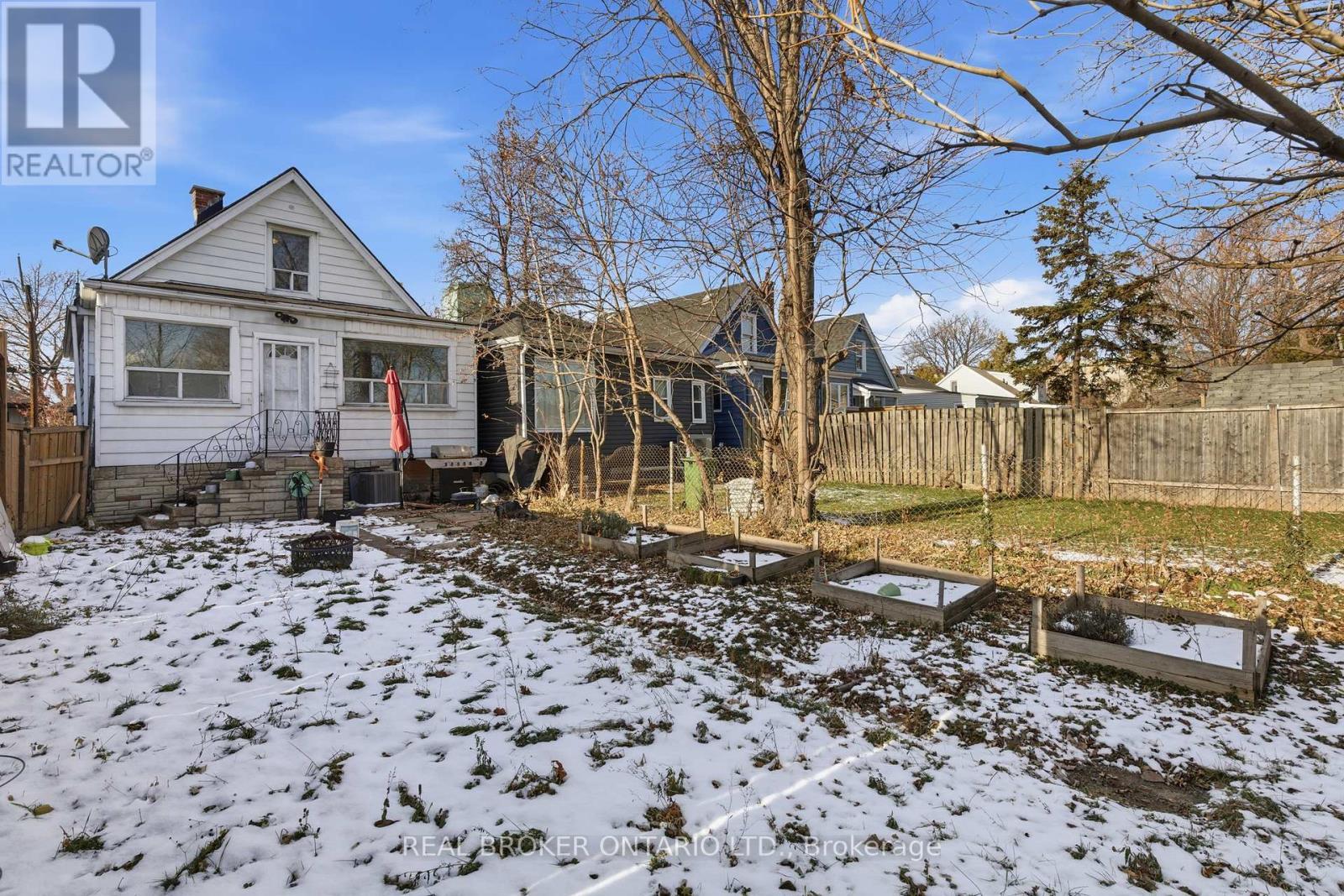 26 Bayfield Avenue, Hamilton, ON - Outdoor