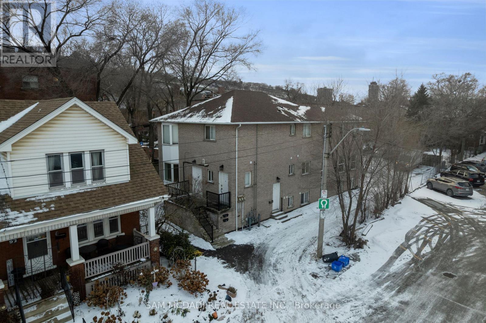 90 Tisdale Street S, Hamilton, ON - Outdoor