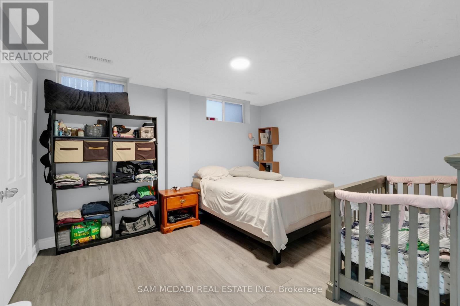 90 Tisdale Street S, Hamilton, ON - Indoor Photo Showing Bedroom