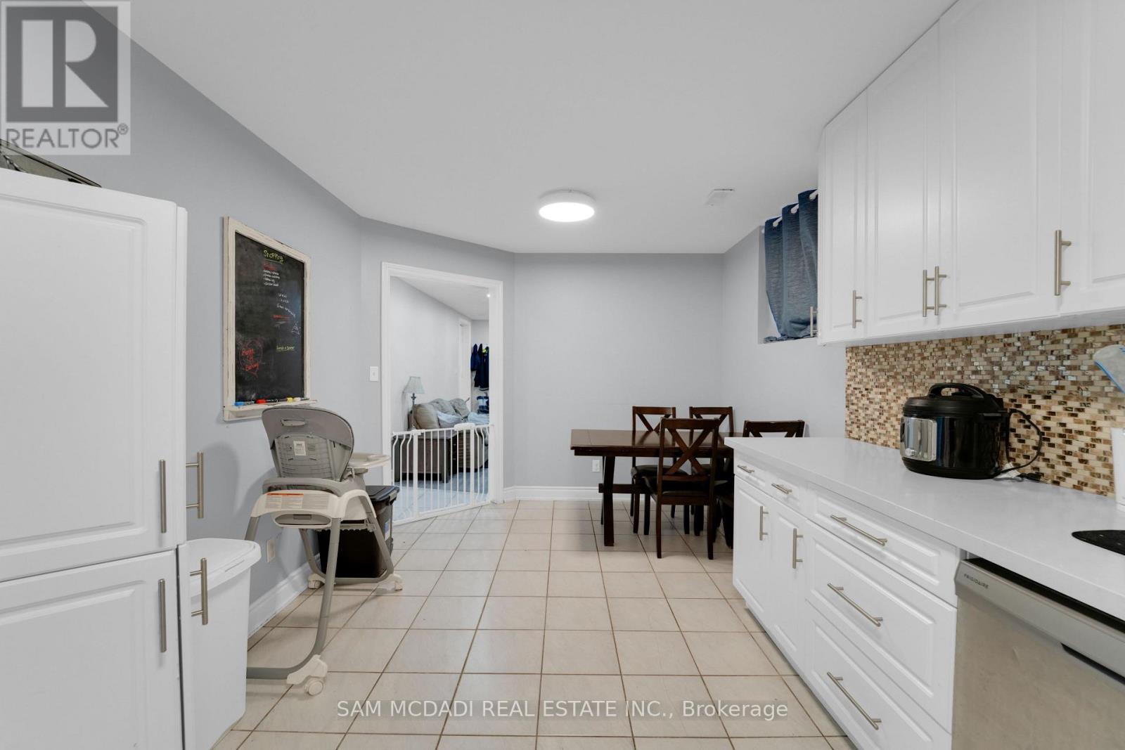 90 Tisdale Street S, Hamilton, ON - Indoor