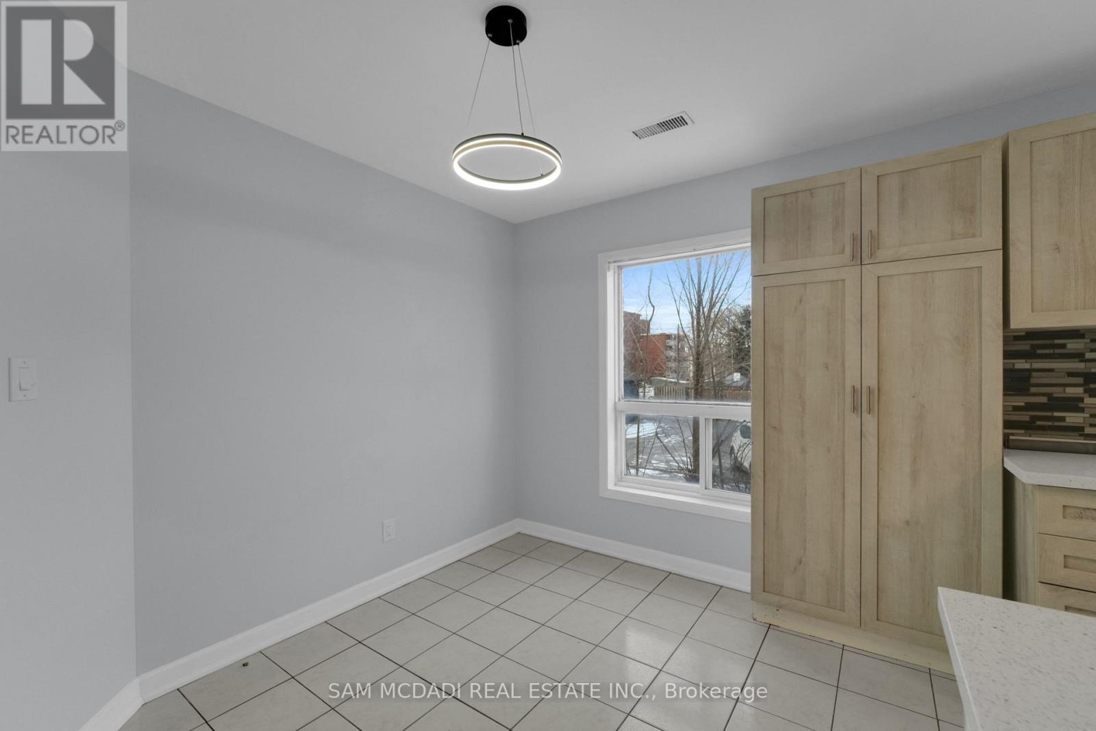 90 Tisdale Street S, Hamilton, ON - Indoor Photo Showing Other Room