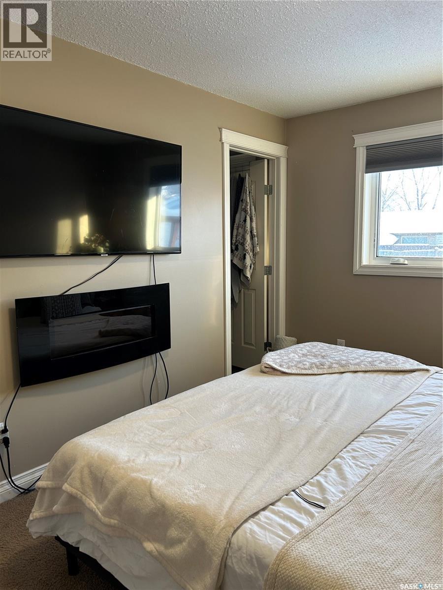 816 8Th Avenue, Rosthern, SK - Indoor Photo Showing Bedroom