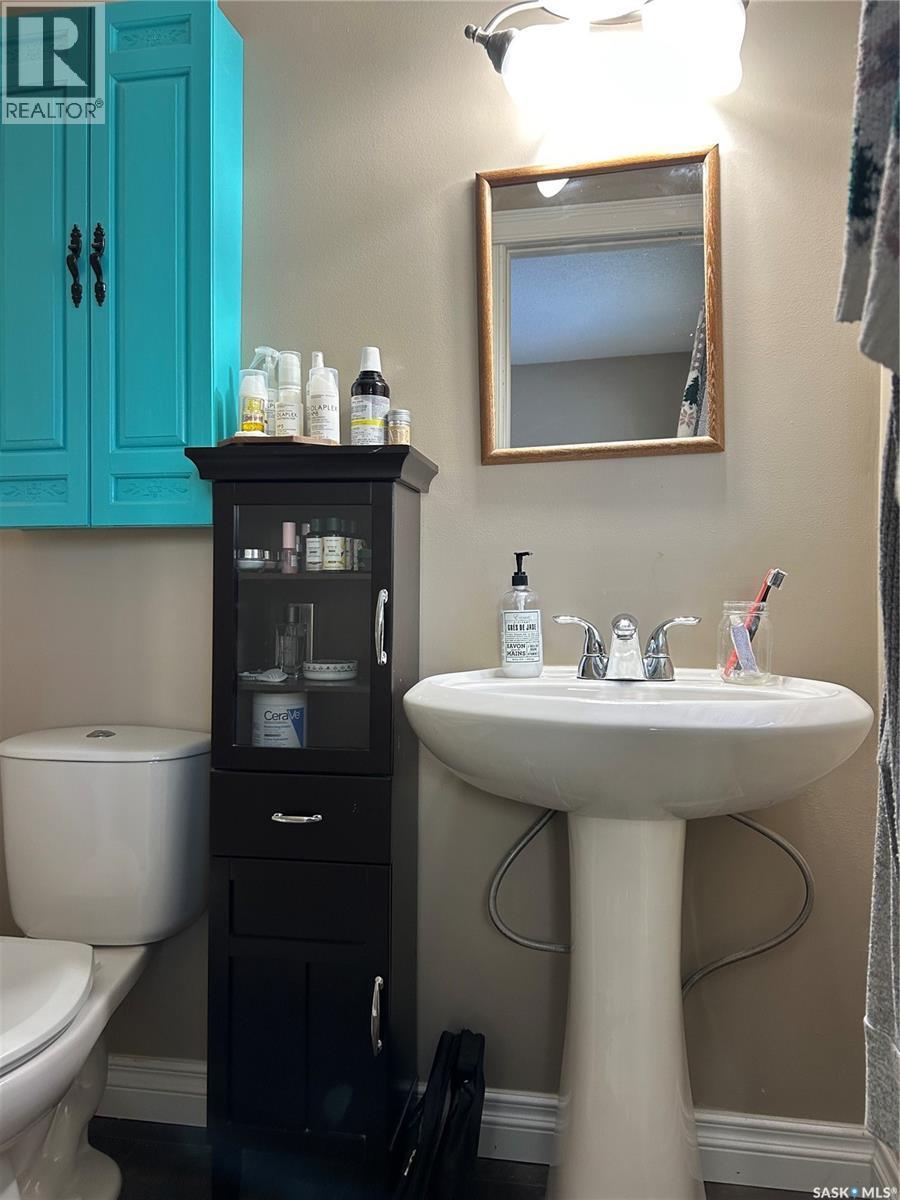 816 8Th Avenue, Rosthern, SK - Indoor Photo Showing Bathroom