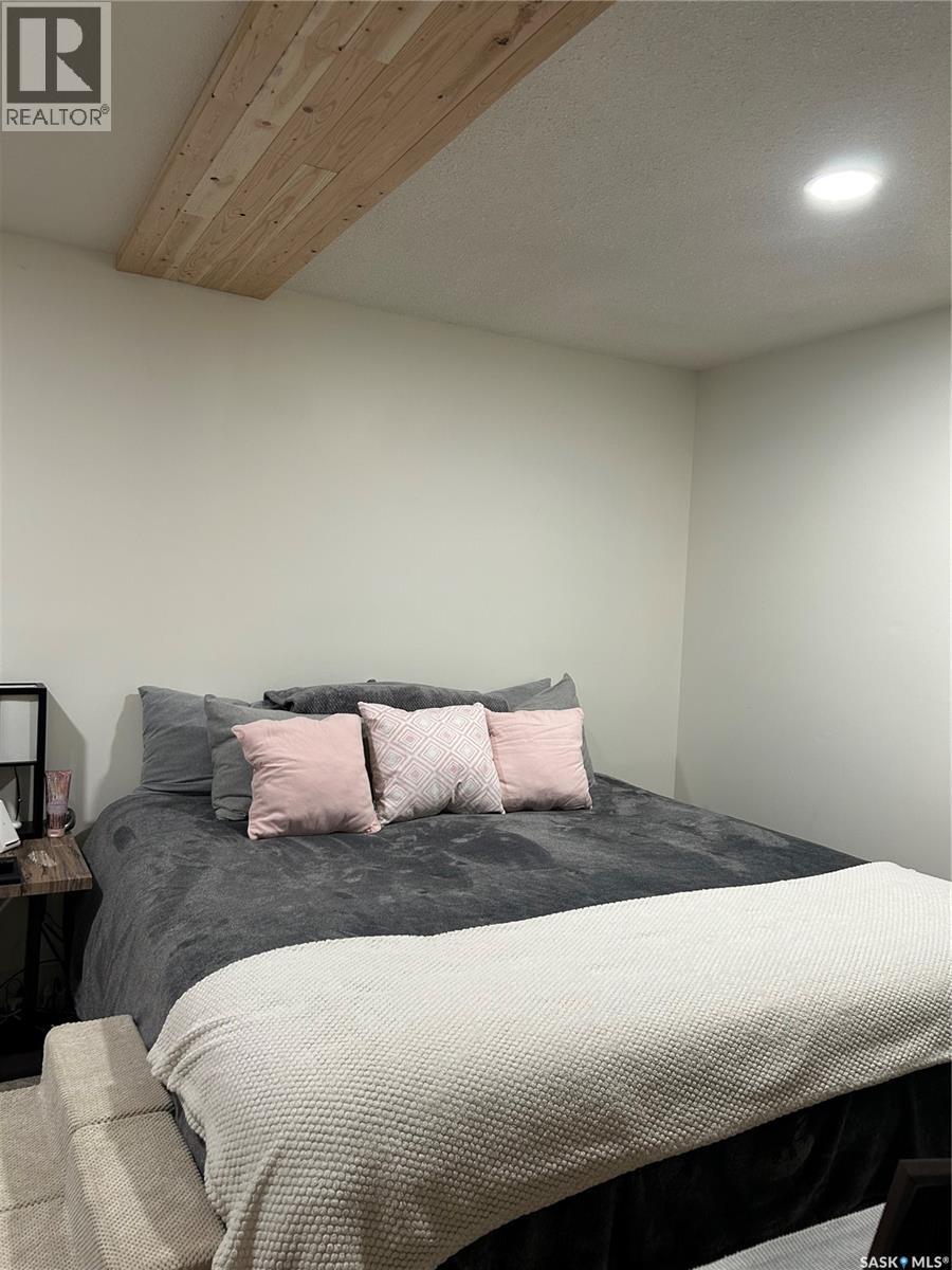 816 8Th Avenue, Rosthern, SK - Indoor Photo Showing Bedroom