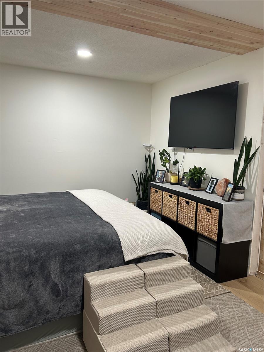 816 8Th Avenue, Rosthern, SK - Indoor