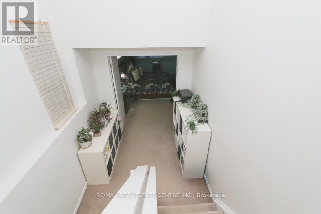 15 Gees Way, Cambridge, ON - Indoor Photo Showing Other Room