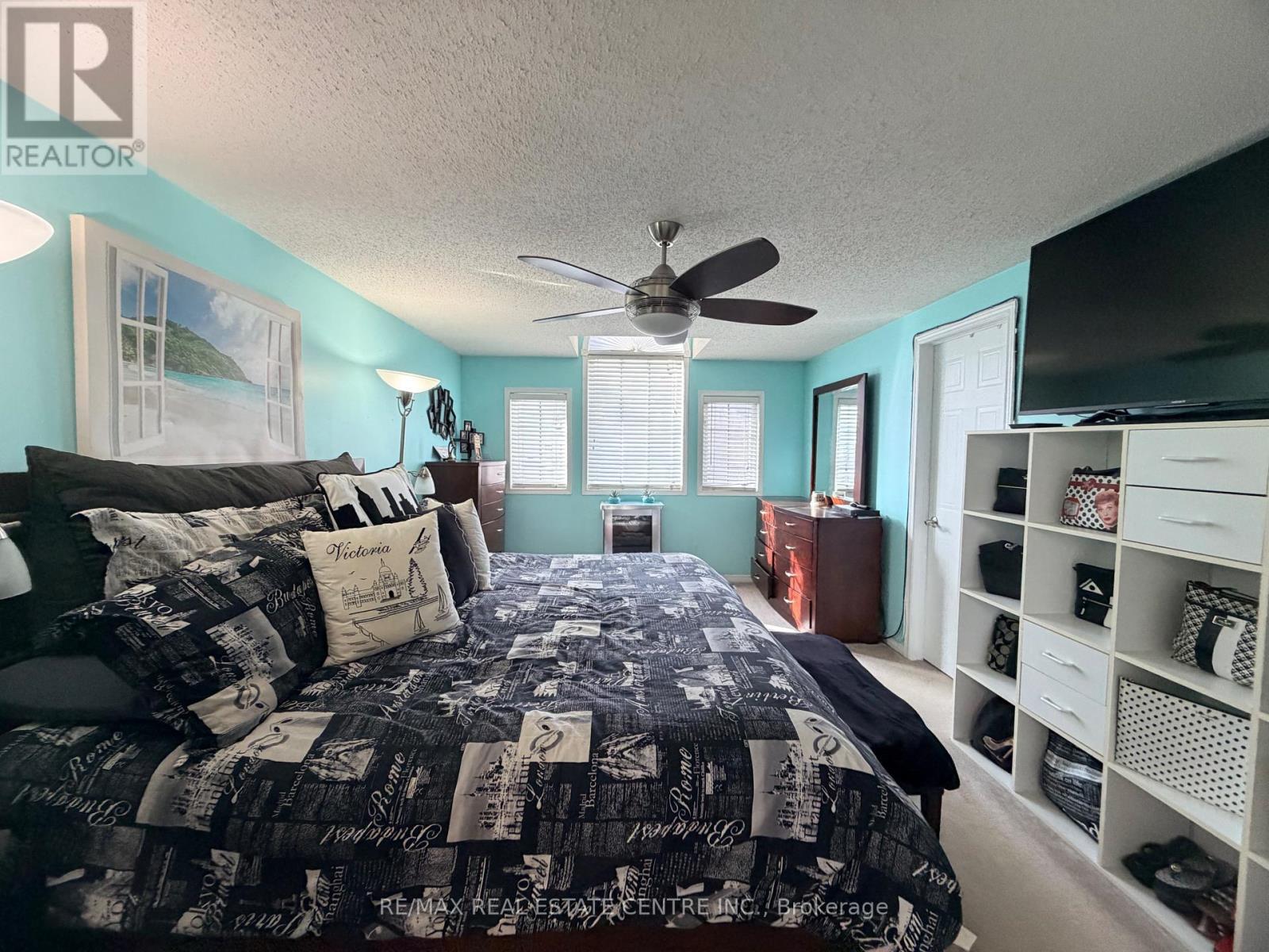 15 Gees Way, Cambridge, ON - Indoor Photo Showing Bedroom