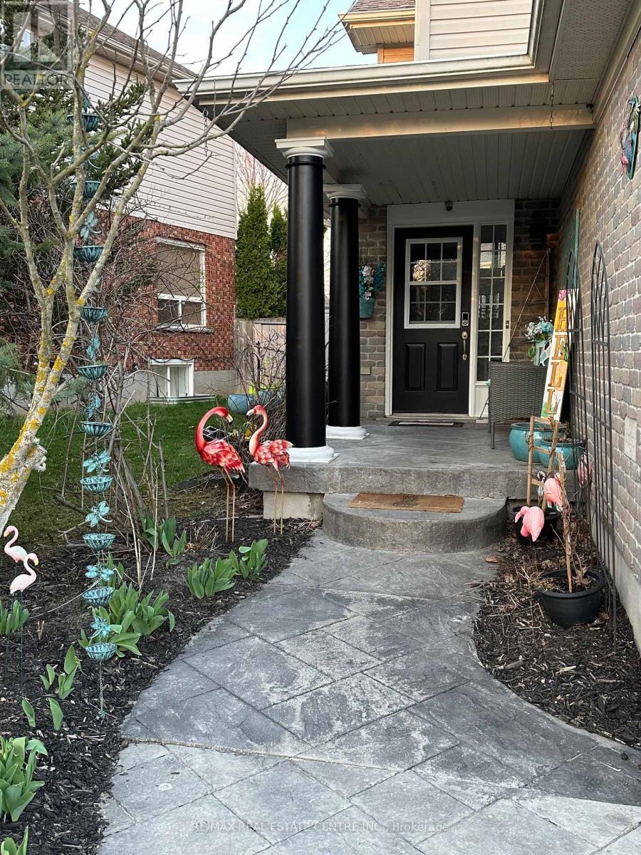 15 Gees Way, Cambridge, ON - Outdoor