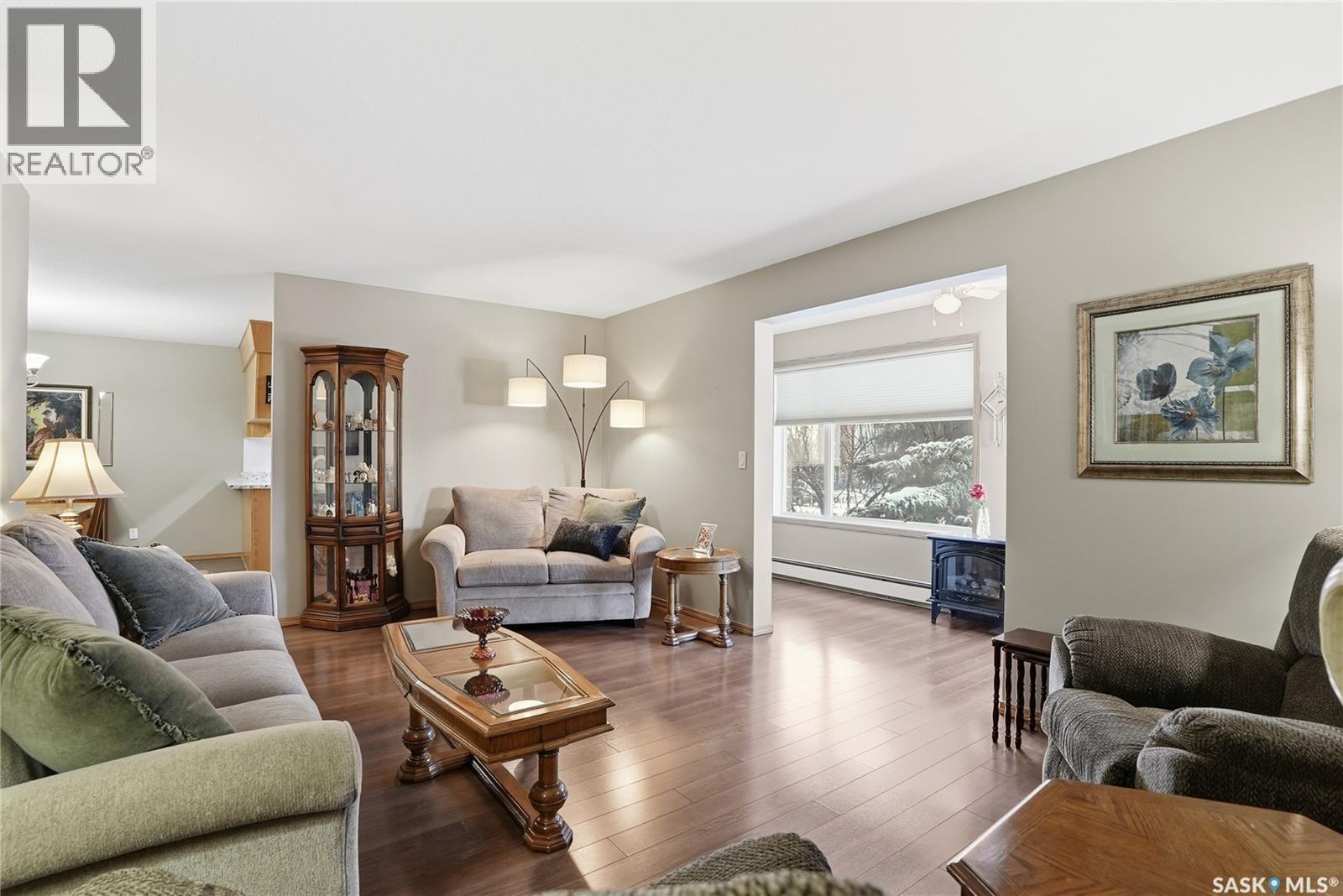 111 103 Keevil Crescent, Saskatoon, SK - Indoor Photo Showing Living Room