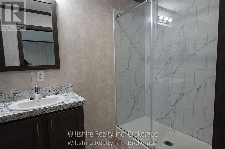 9 - 11981 Plank Rd (Tillsonburg) Road, Bayham, ON - Indoor Photo Showing Bathroom