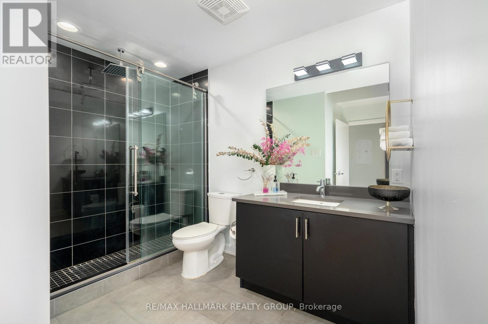 2701 - 195 Besserer Street, Ottawa, ON - Indoor Photo Showing Bathroom