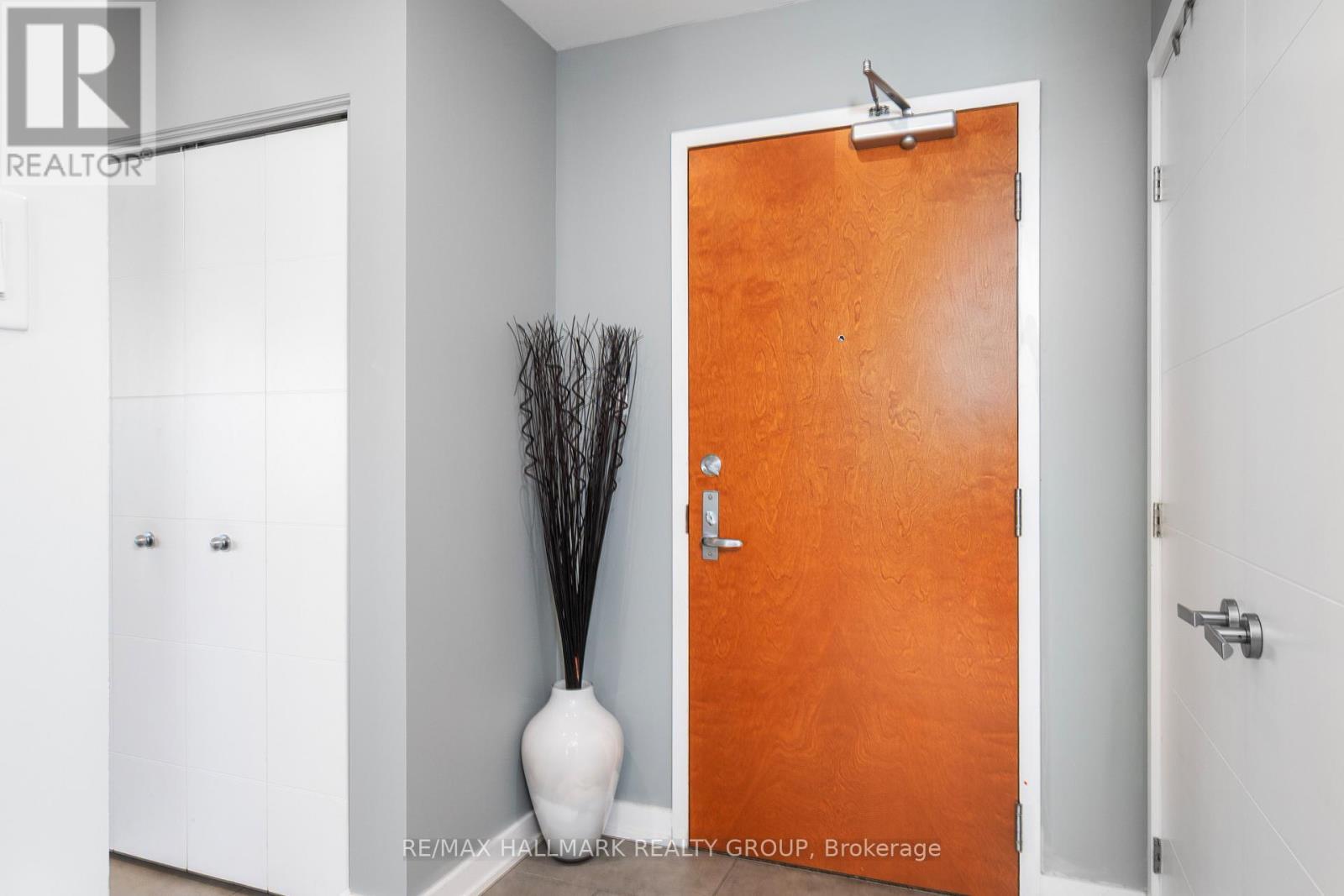 2701 - 195 Besserer Street, Ottawa, ON - Indoor