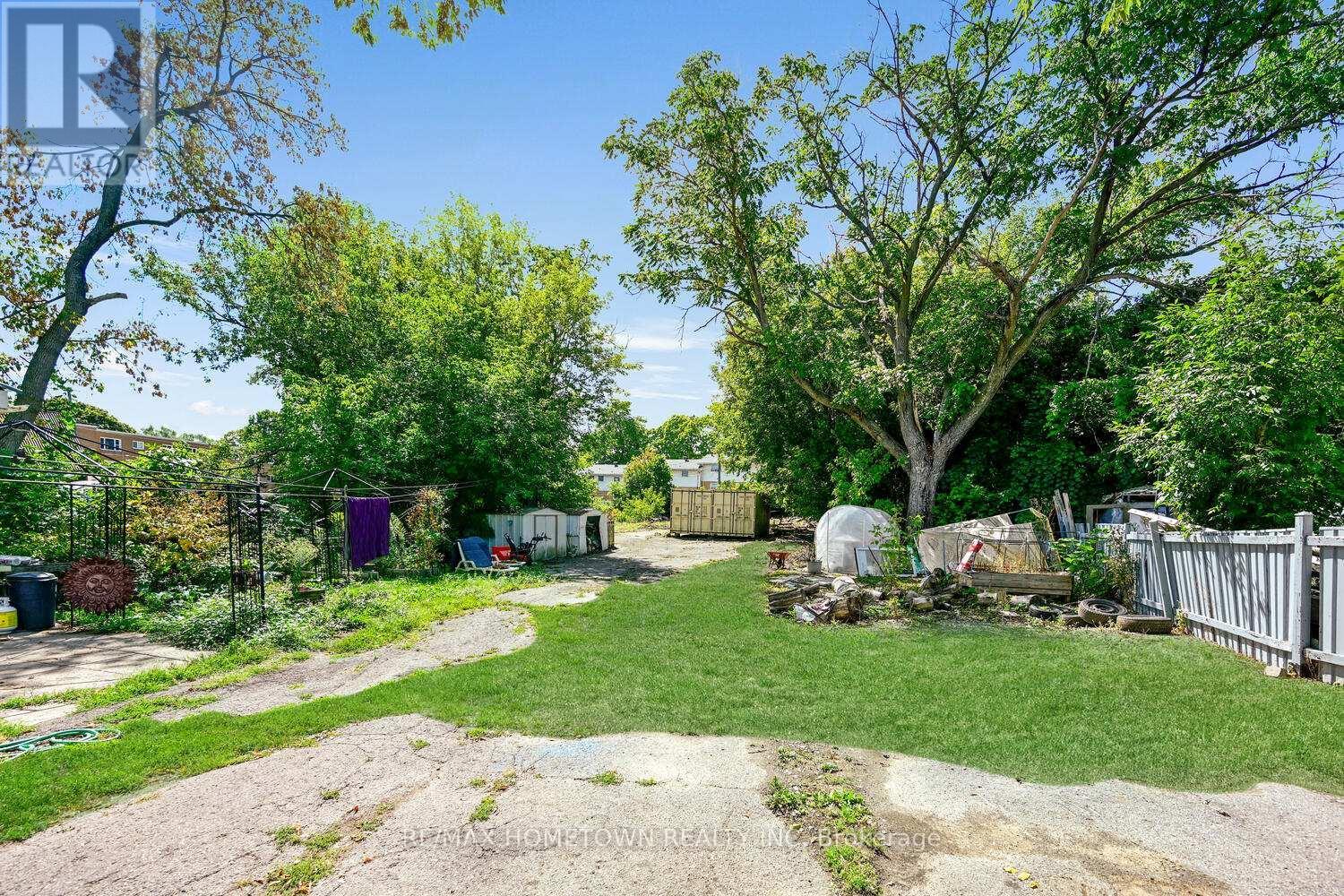 44 Stewart Boulevard, Brockville, ON - Outdoor