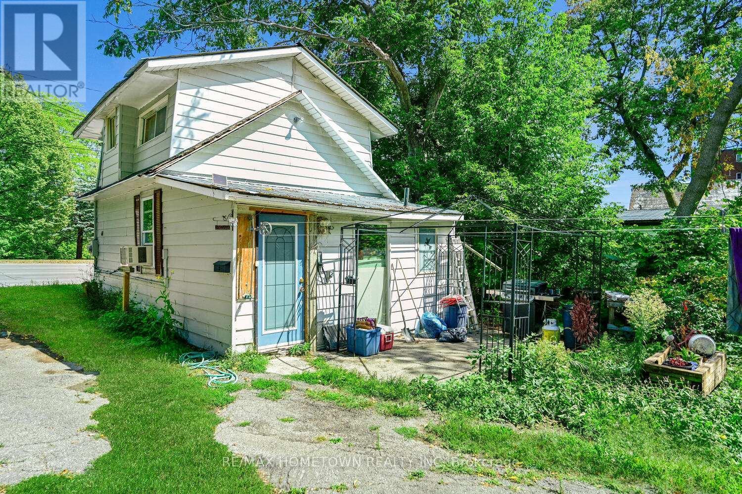 44 Stewart Boulevard, Brockville, ON - Outdoor