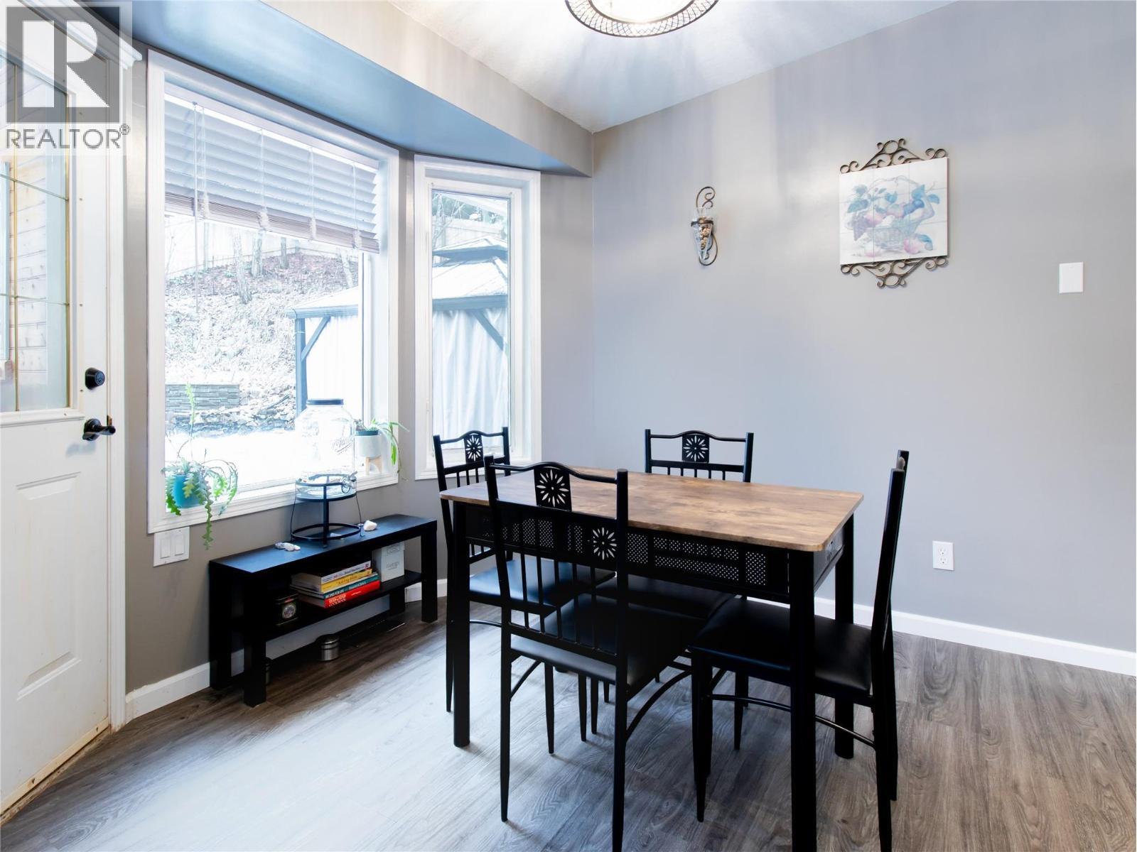 2876 Juniper Crescent, Blind Bay, BC - Indoor Photo Showing Dining Room