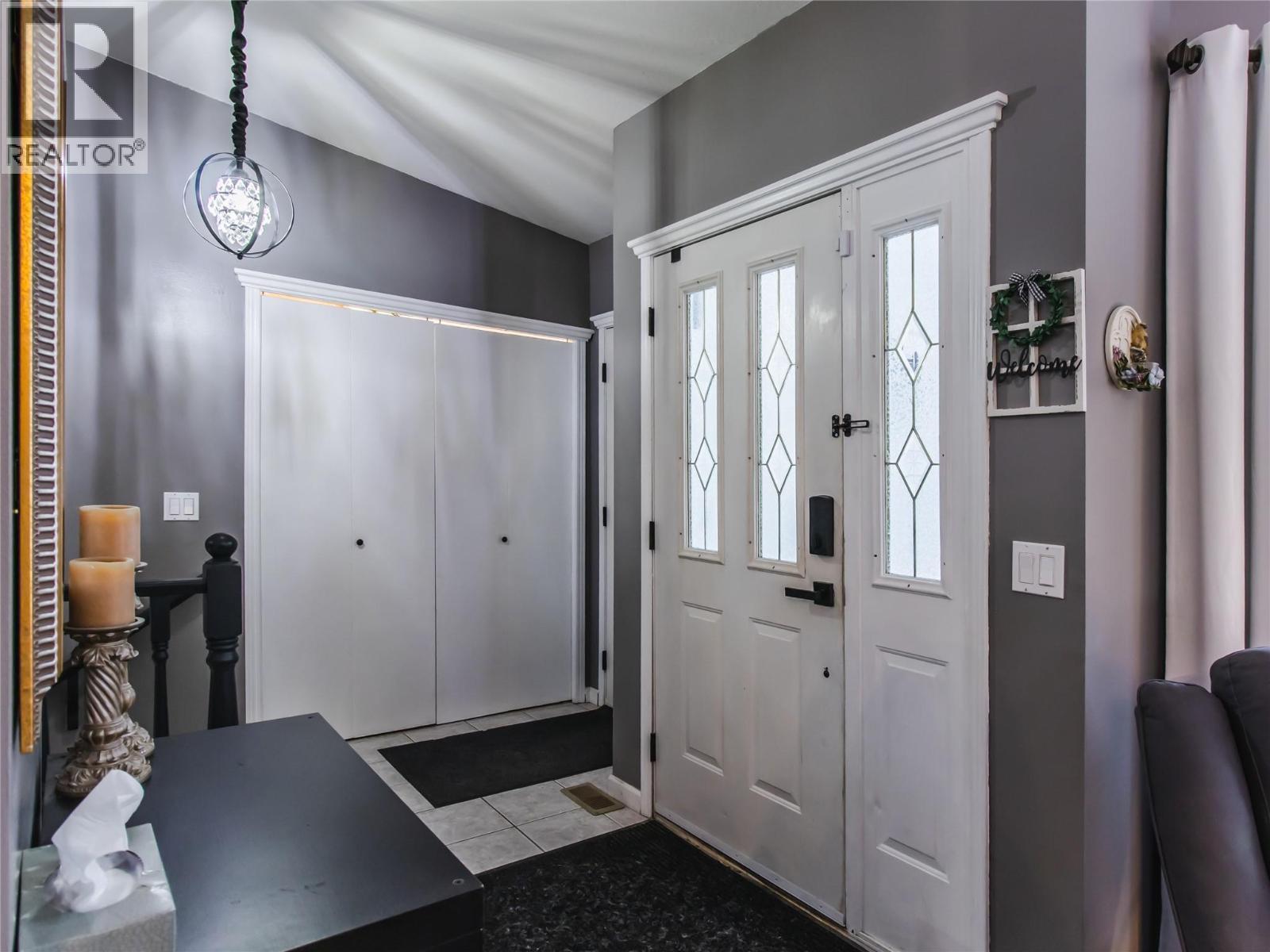 2876 Juniper Crescent, Blind Bay, BC - Indoor Photo Showing Other Room