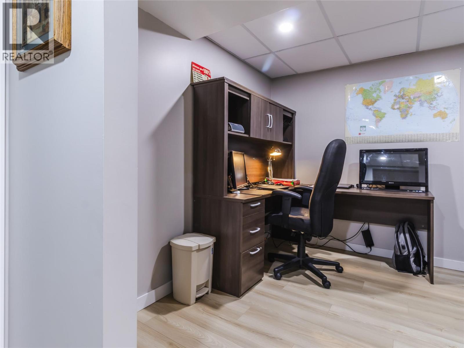 2876 Juniper Crescent, Blind Bay, BC - Indoor Photo Showing Office