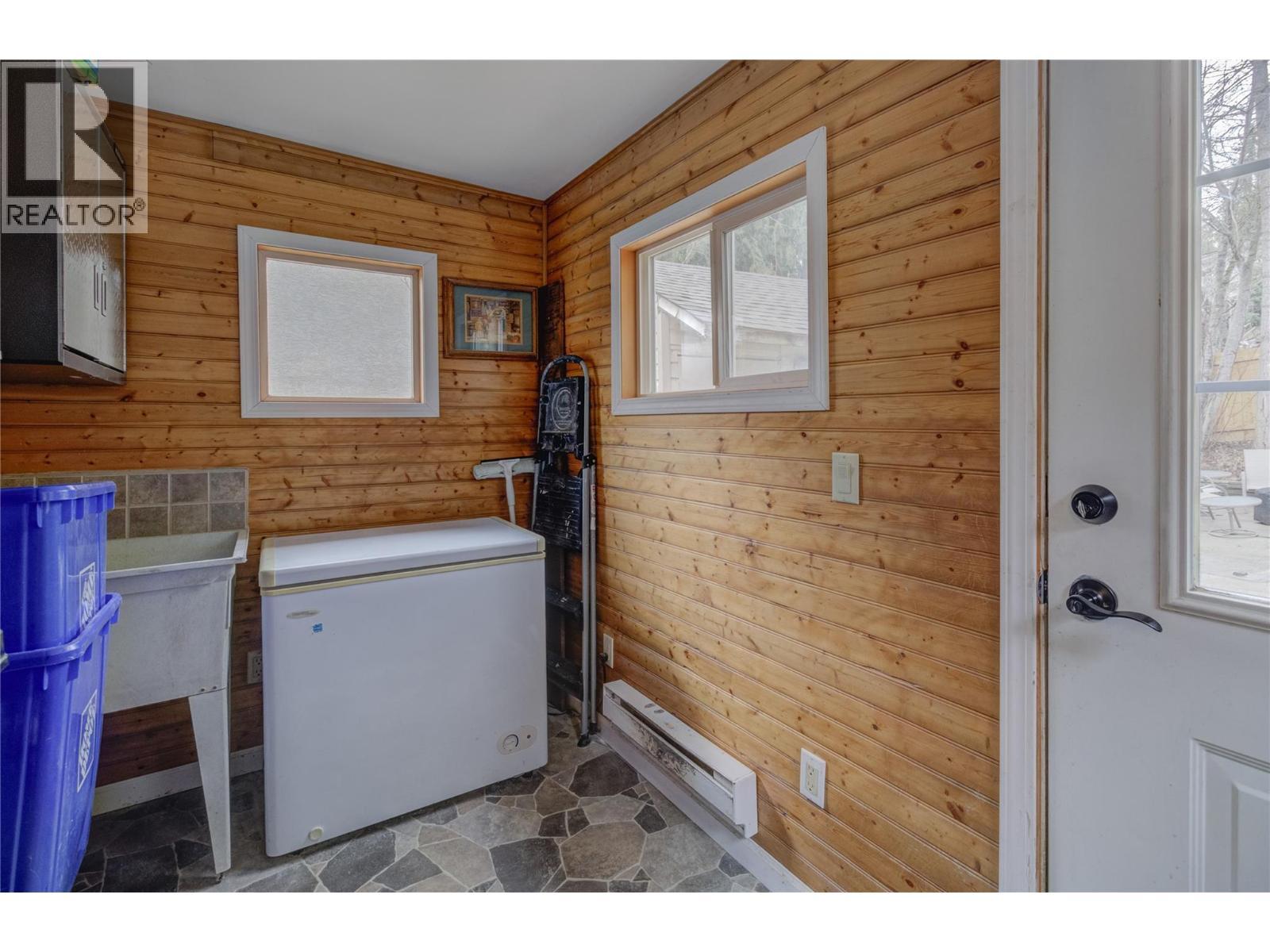 2876 Juniper Crescent, Blind Bay, BC - Indoor