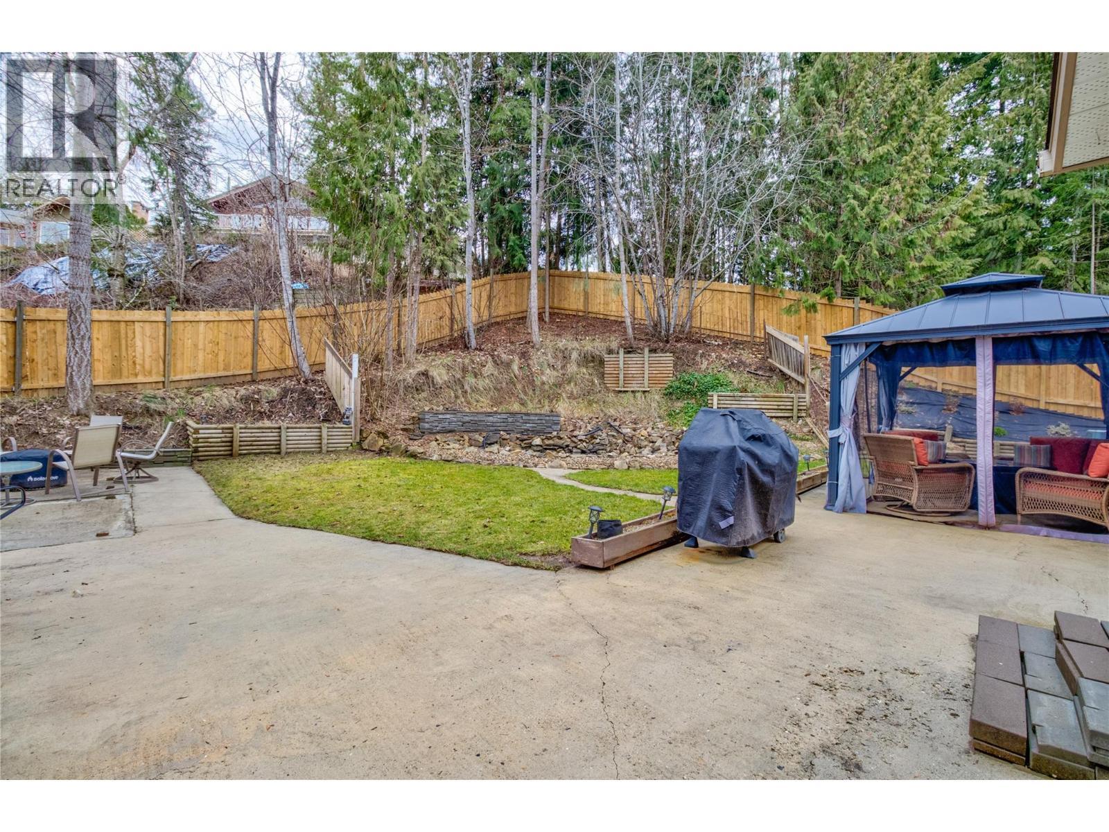 2876 Juniper Crescent, Blind Bay, BC - Outdoor With Backyard