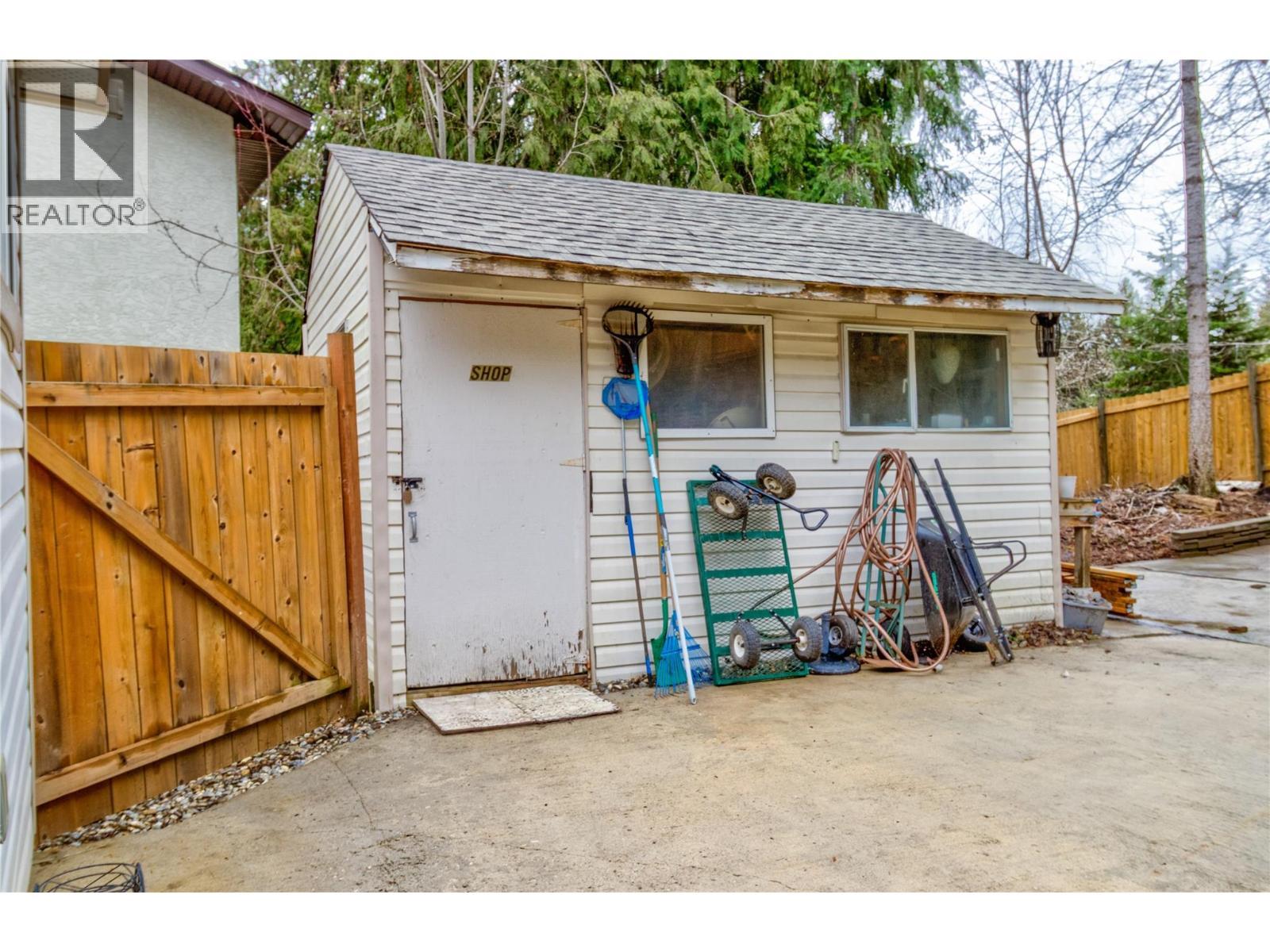 2876 Juniper Crescent, Blind Bay, BC - Outdoor