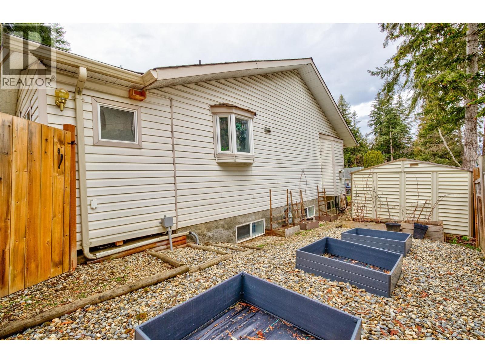 2876 Juniper Crescent, Blind Bay, BC - Outdoor With Exterior