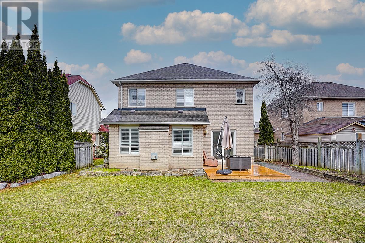 52 Whitewater Street, Whitby, ON - Outdoor