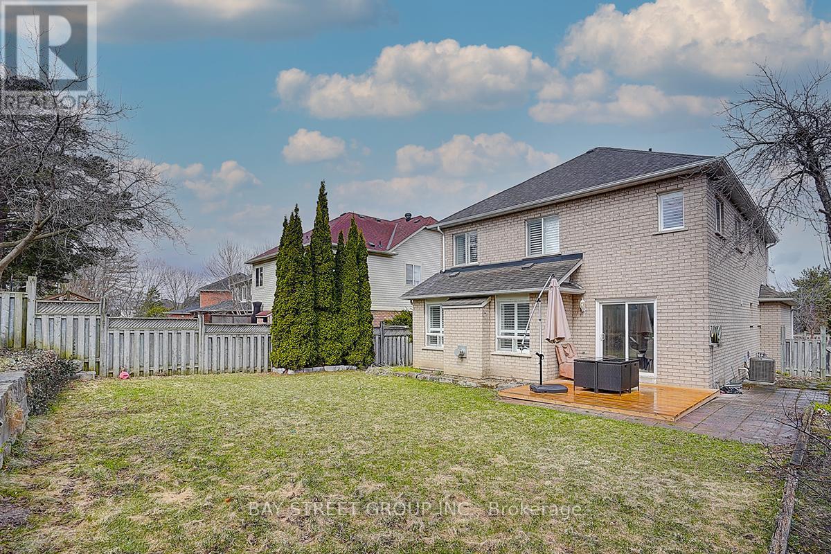 52 Whitewater Street, Whitby, ON - Outdoor