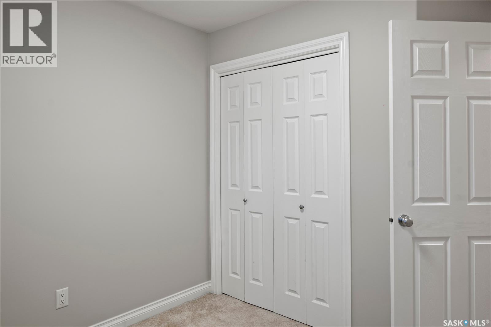 4372 James Hill Road, Regina, SK - Indoor