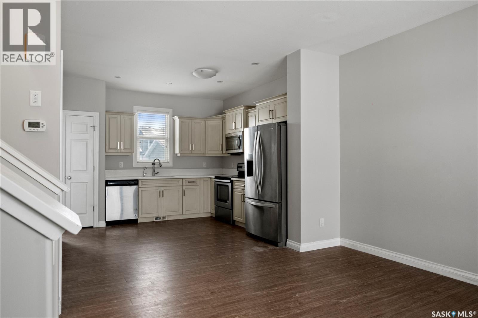 4372 James Hill Road, Regina, SK - Indoor Photo Showing Kitchen