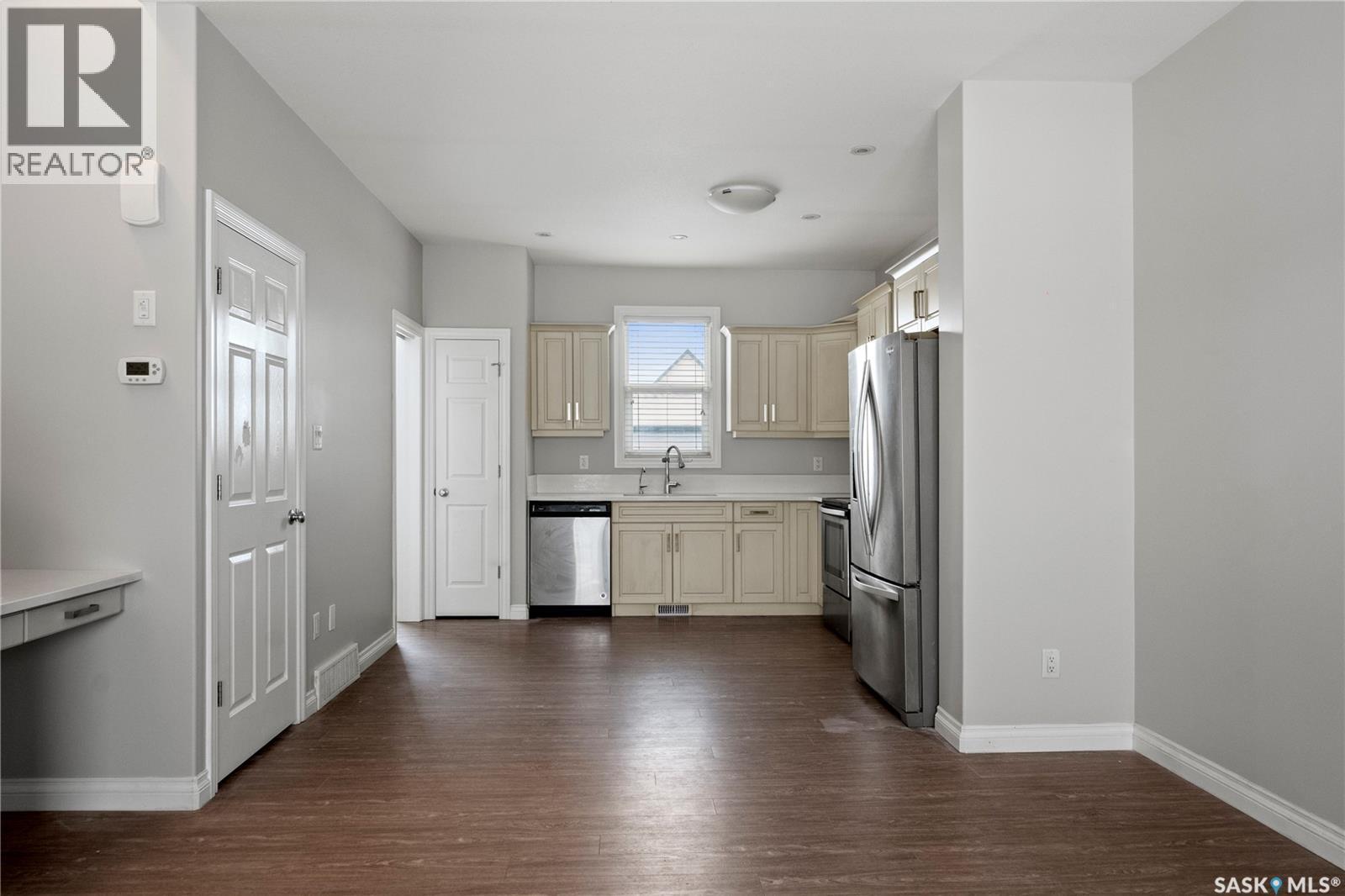 4372 James Hill Road, Regina, SK - Indoor Photo Showing Kitchen