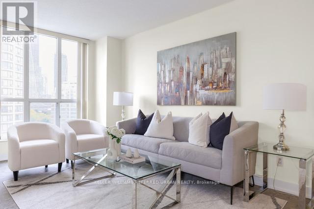 906 - 2287 Lake Shore Boulevard, Toronto, ON - Indoor Photo Showing Living Room