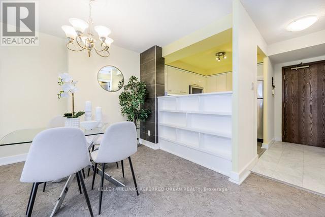 906 - 2287 Lake Shore Boulevard, Toronto, ON - Indoor Photo Showing Dining Room