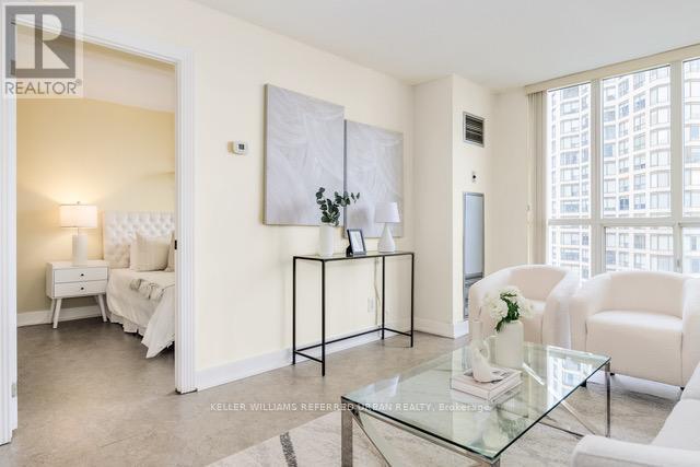 906 - 2287 Lake Shore Boulevard, Toronto, ON - Indoor